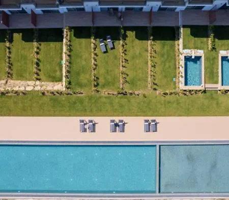 Aparthotel Oikos Sani 4*