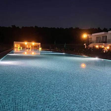 Oikos Sani Aparthotel