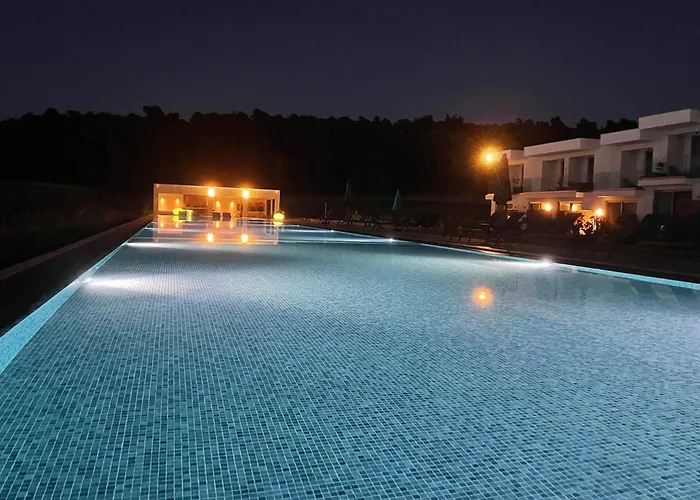 Oikos Sani Aparthotel